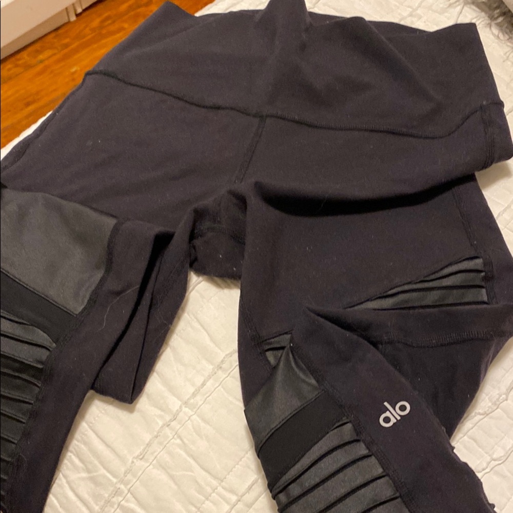 ALO Yoga Black Leggings with Moto Panel Details